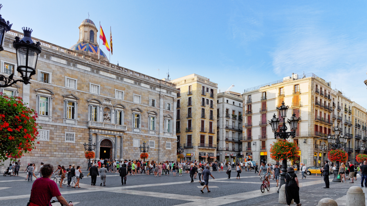 From Modernism to Gothic with La Boqueria and Las Ramblas - Photo 4