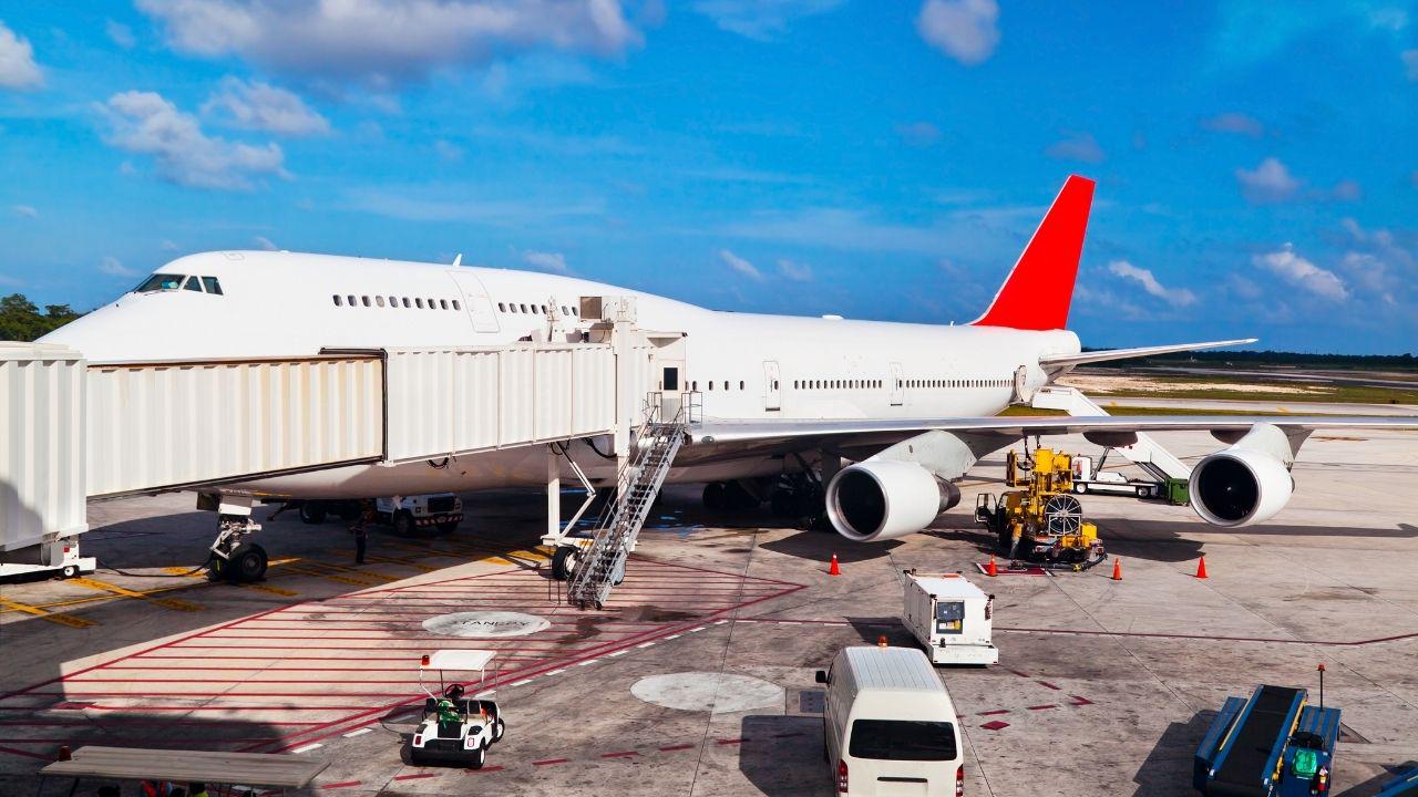Round-trip transfer from Cancun Airport to hotels in Cancun. - Photo 4