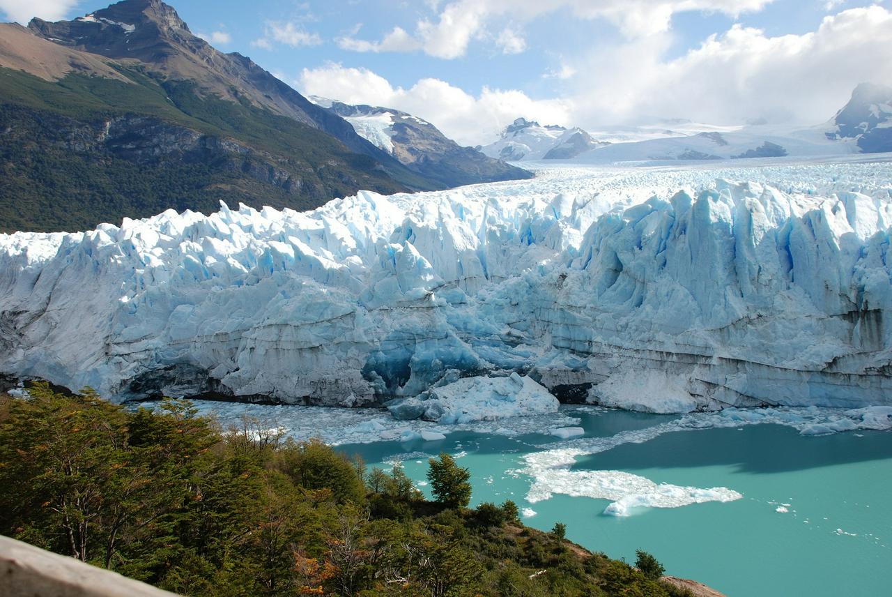 Perito Moreno Glacier with entrance to Glaciares National Park from El Calafate - Photo 2