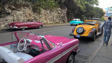 Walking Tour de duas horas em Havana + 1 Hora de tour em carro clássico + Museu do Rum com almoço + Translado de ida e volta - Photo 2