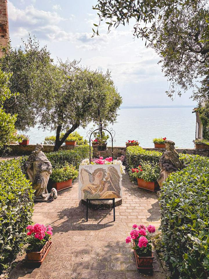 Tour por Sirmione com guia em português e fotos profissionais - Photo 3