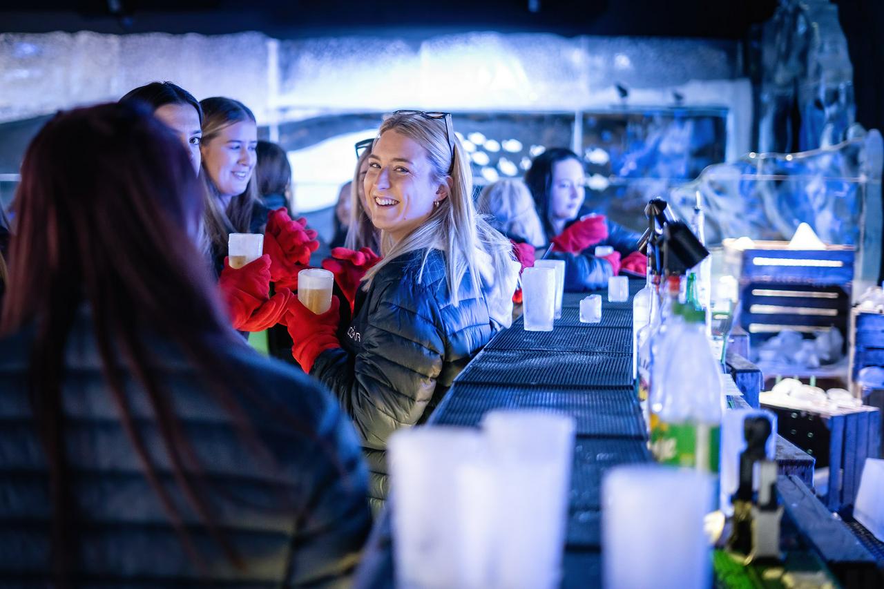 Berlin: Icebar - Entrance ticket with 3 drinks included - Photo 18