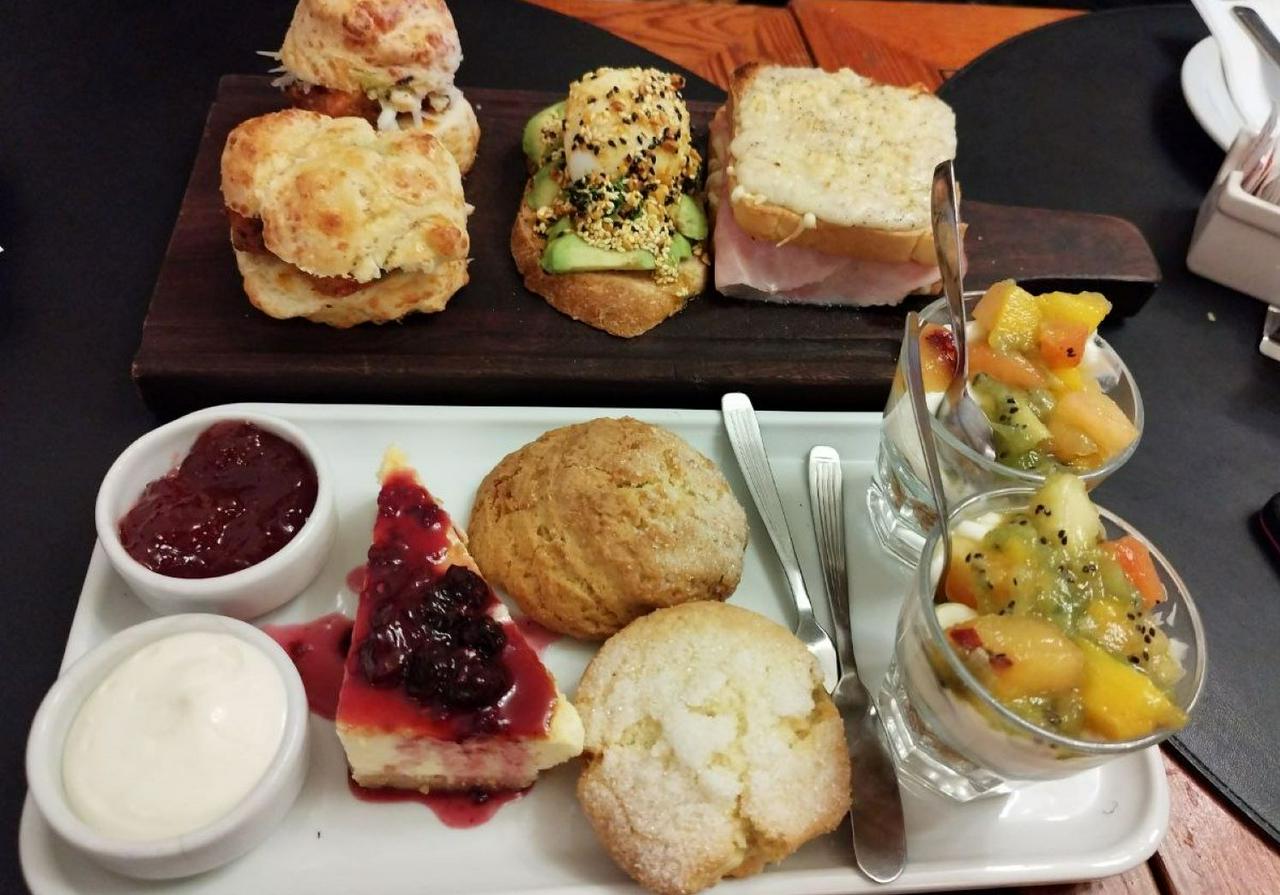 Combo: Brunch at El Gato Negro + 48-hour Bus Ticket - Photo 7