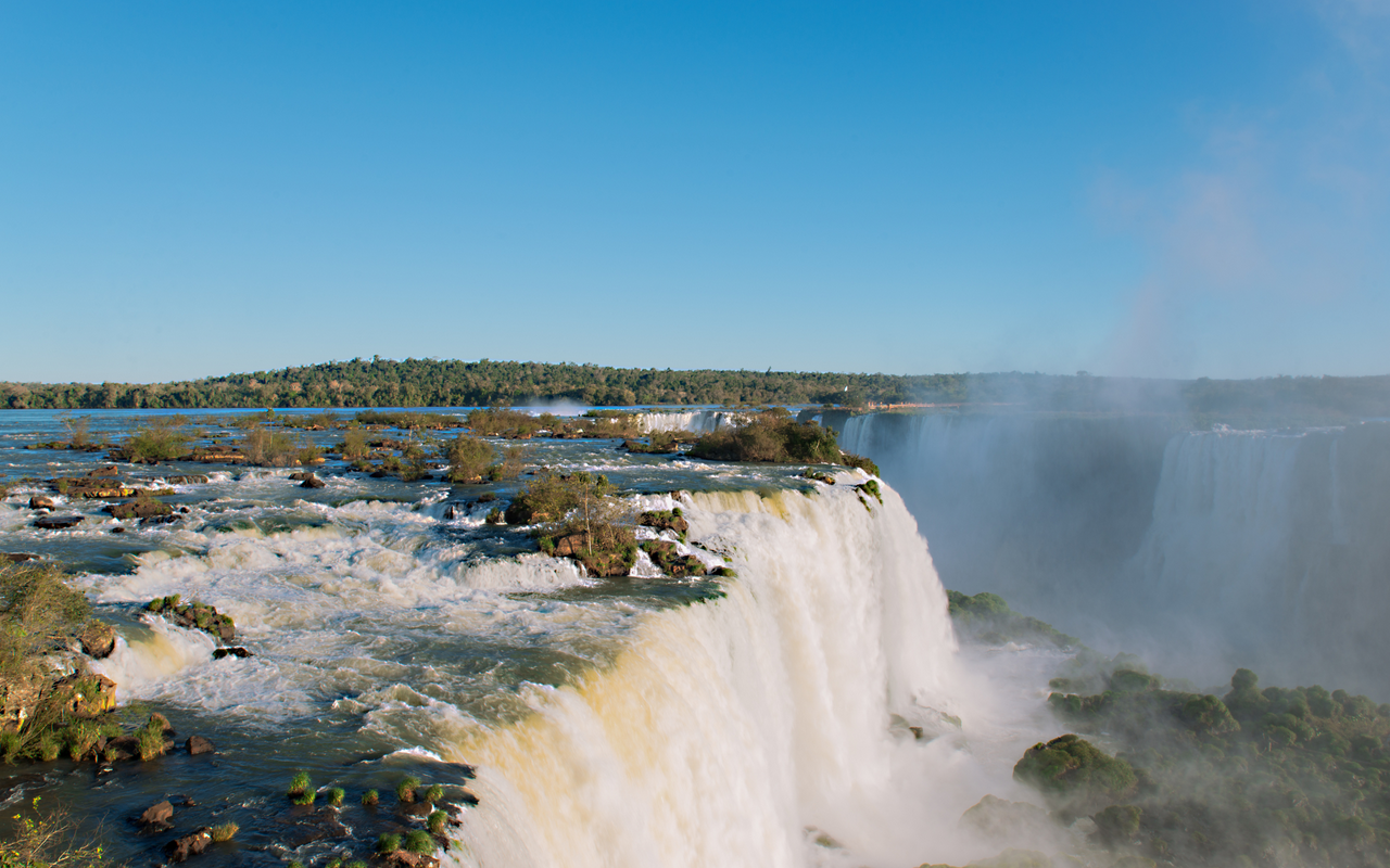 Explore Iguazu Falls in Brazil: An Unforgettable Experience - Photo 3