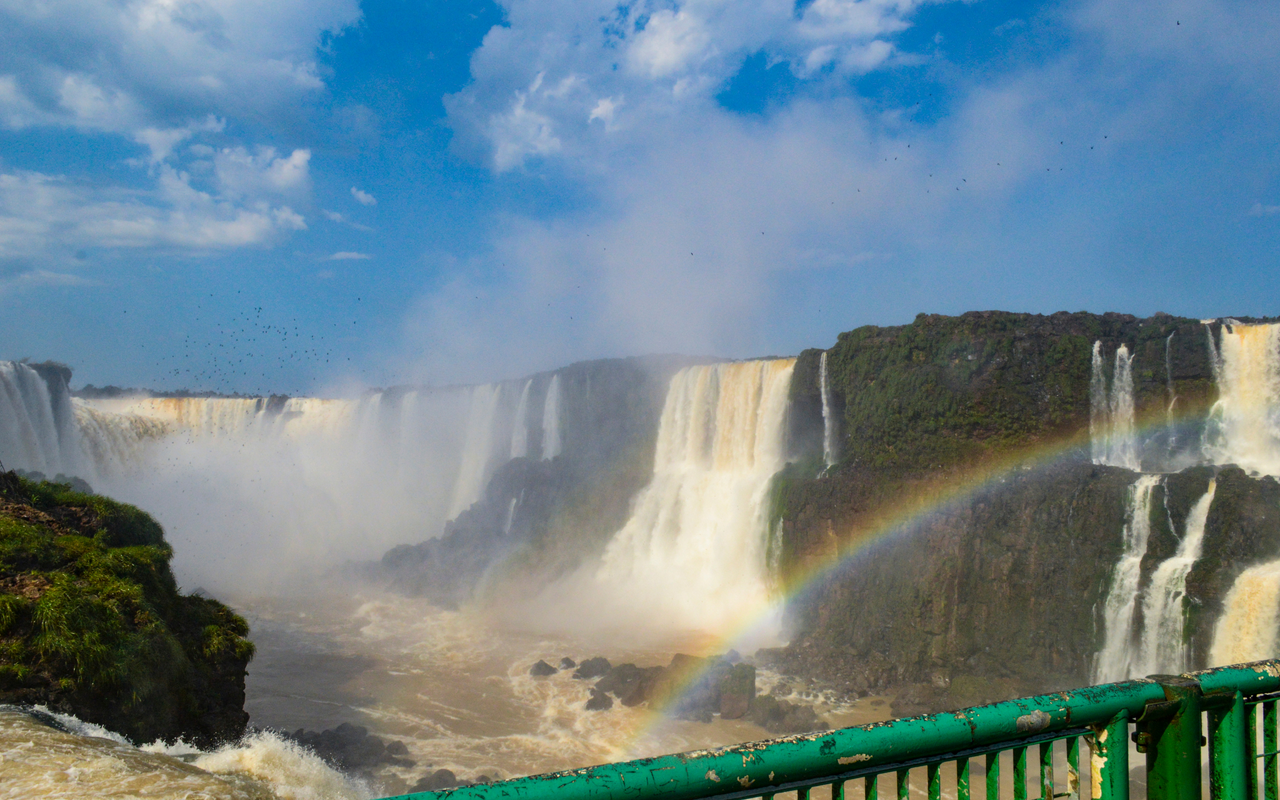Explore Iguazu Falls in Brazil: An Unforgettable Experience - Photo 10