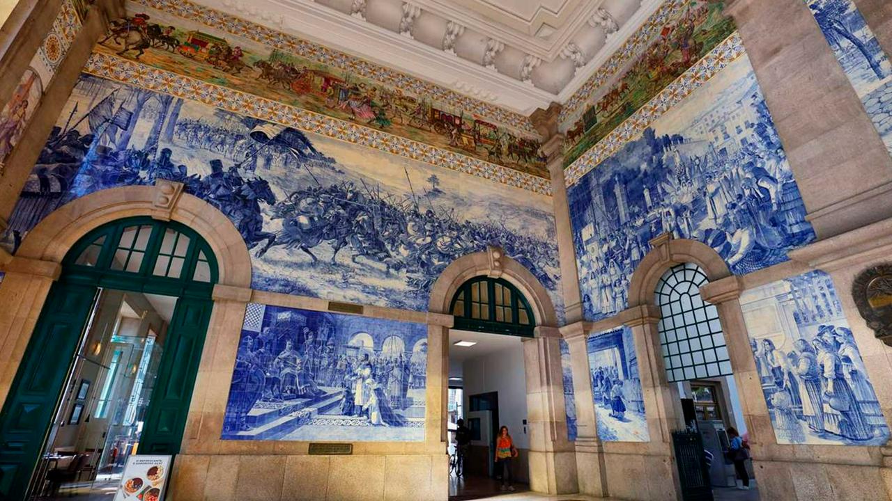 Stories in Blue: Discover Porto through its tiles, an art that tells stories - Photo 4