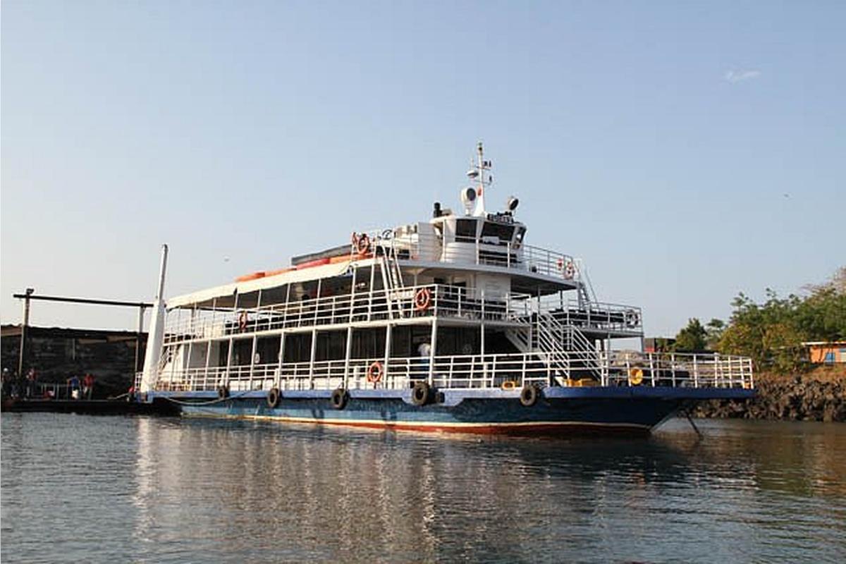 Panama Canal Partial Transit from Panama City Panama City Hotels - Photo 2