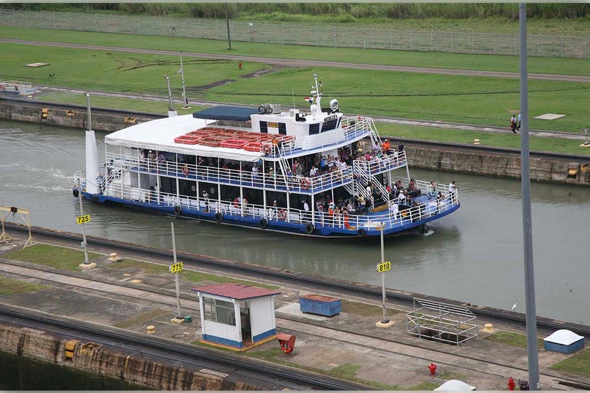 Panama Canal Partial Transit from Panama City Panama City Hotels - Photo 4