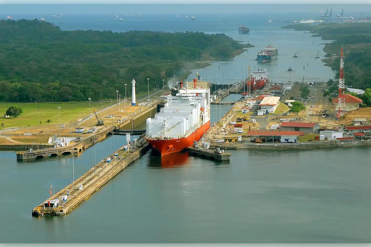 Panama Canal Partial Transit from Panama City Panama City Hotels - Photo 6