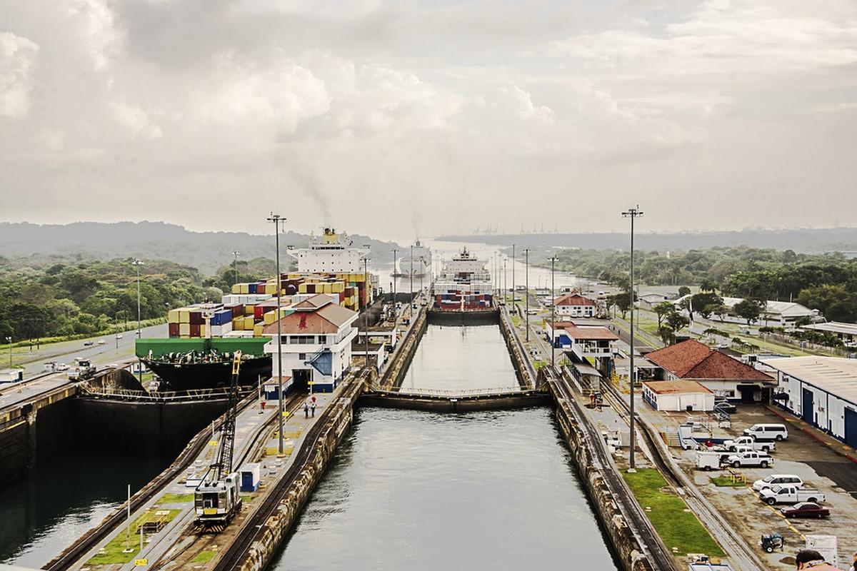 Panama Canal Partial Transit from Panama City Panama City Hotels - Photo 7