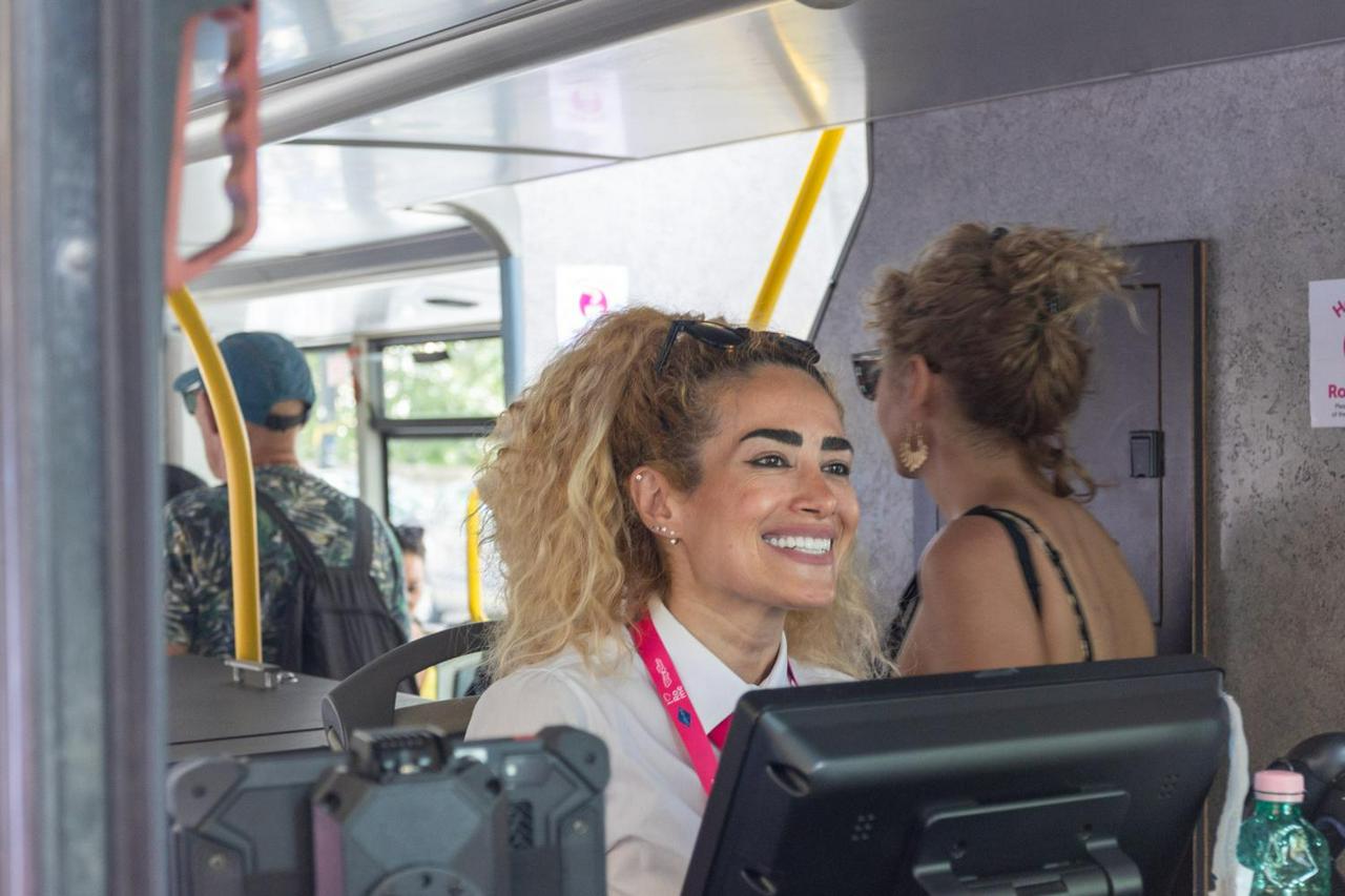 Hop on Hop off Bus - I Love Rome Tourist Bus - Photo 10