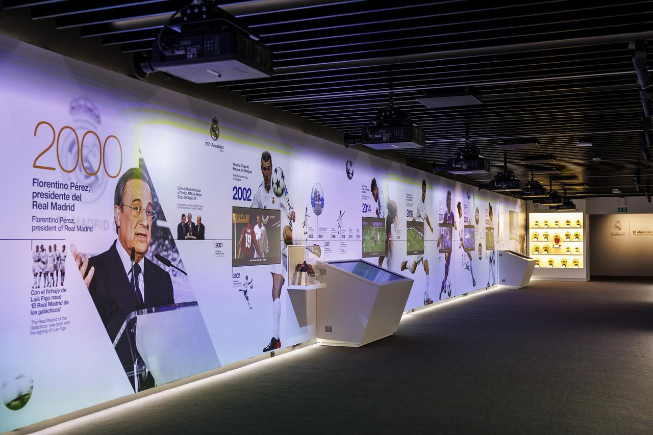 Visita panorâmica de Madrid com visita ao Estádio Bernabeu - Photo 17