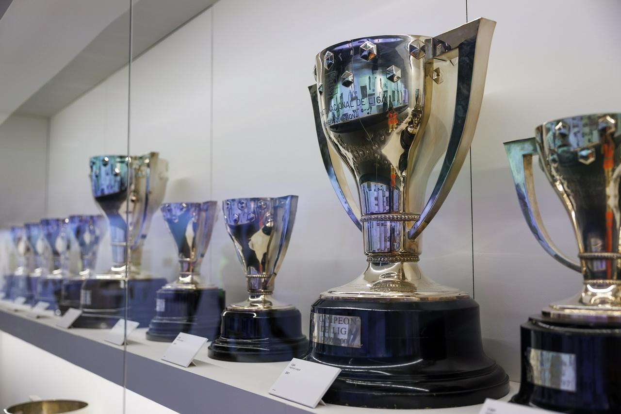 Visita panorâmica de Madrid com visita ao Estádio Bernabeu - Photo 20