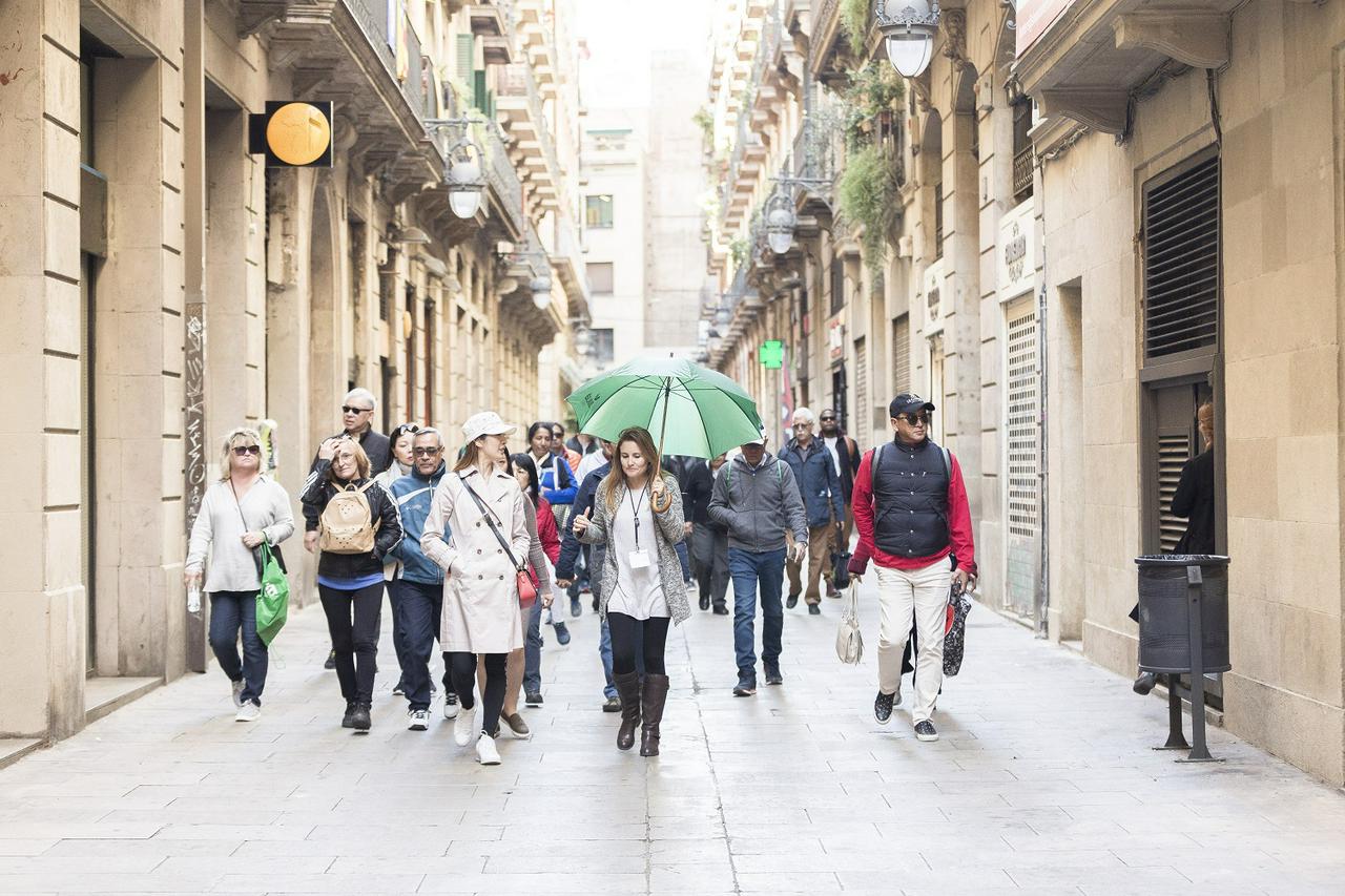 Lo mejor de Barcelona, ​​teleférico gratuito a Montjuic - Photo 9