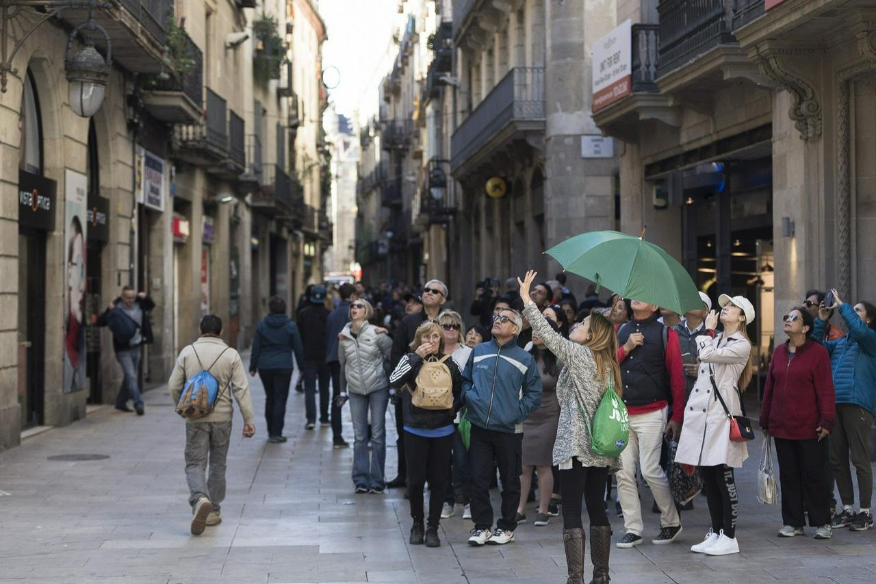 Lo mejor de Barcelona, ​​teleférico gratuito a Montjuic - Photo 11