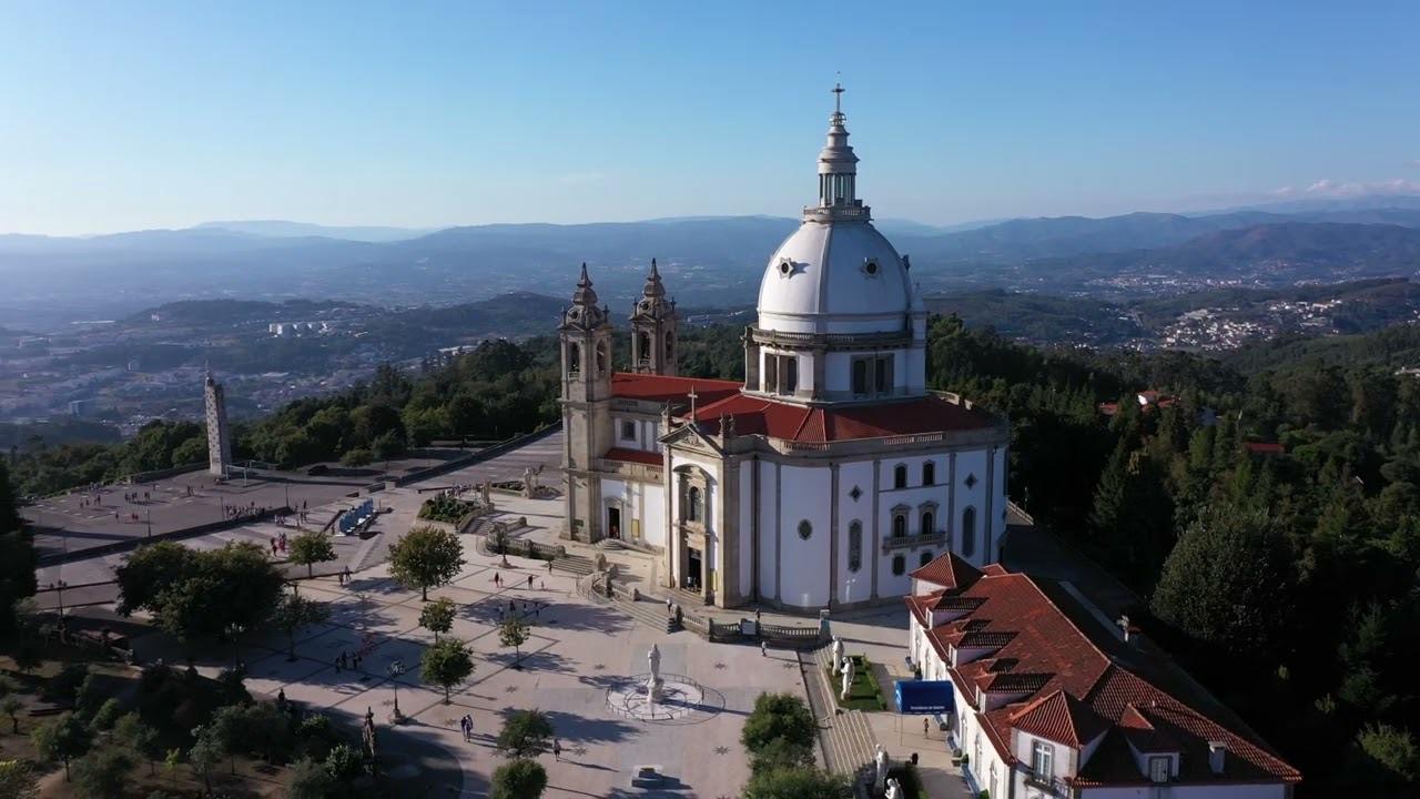 Sanctuaries, History and Flavors: A Day of Spirituality in Minho - Photo 3