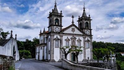 Sanctuaries, History and Flavors: A Day of Spirituality in Minho - Photo 5