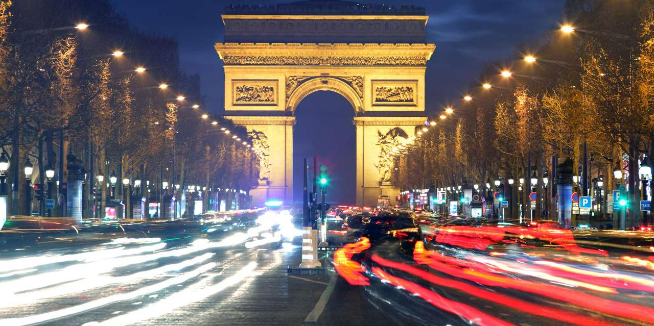 Paris night lights from an open-top bus - Photo 10
