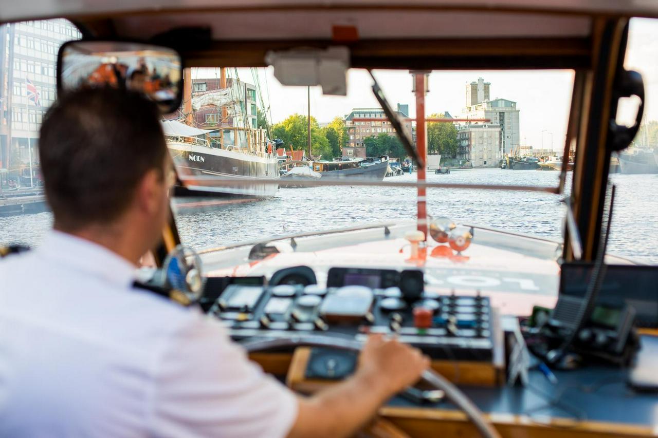 Amsterdam Canal Cruise with Cheese and Wine Tasting - Photo 10