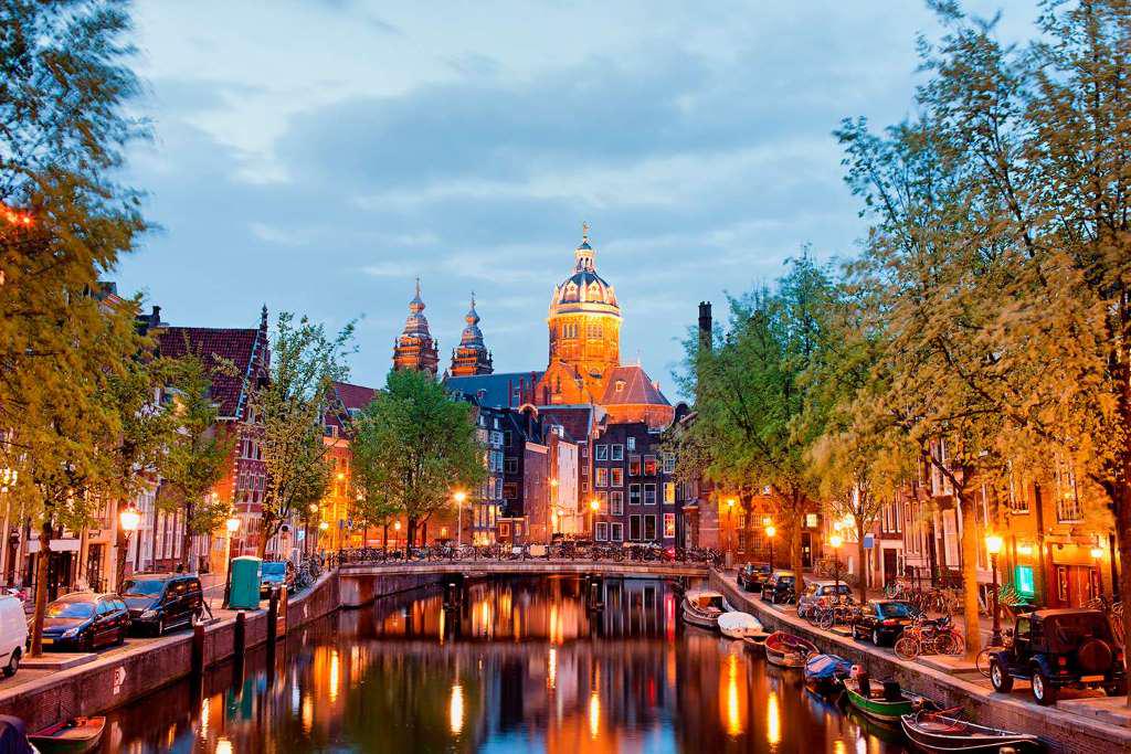 Amsterdam Canal Cruise with Cheese and Wine Tasting - Photo 14