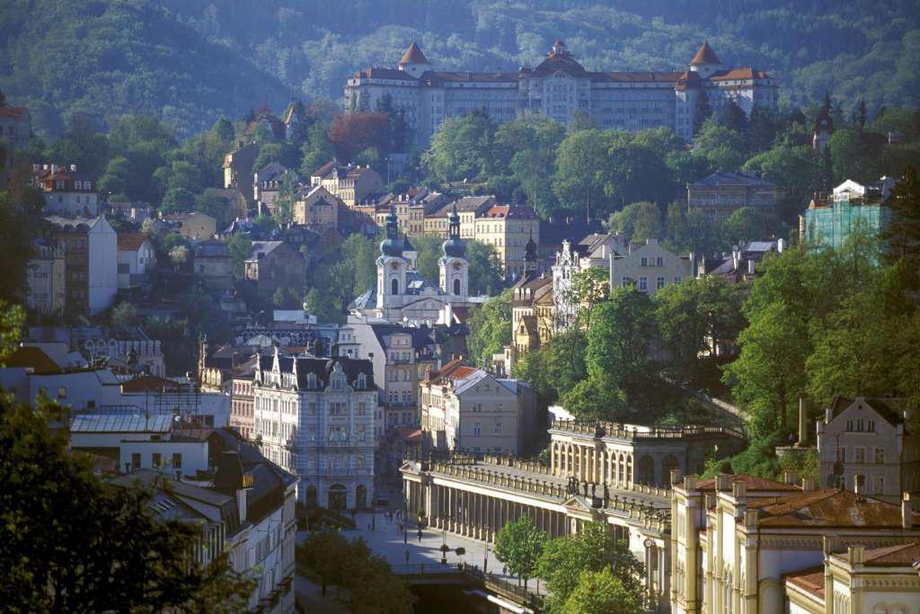 Karlovy Vary and Carlsbad Spa Tour with Lunch - Photo 2
