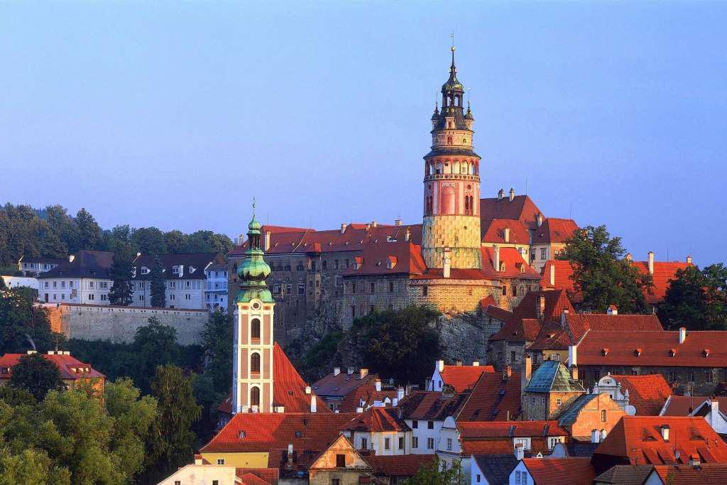 Cesky Krumlov - Two-day trip with lunch and accommodation - Photo 4