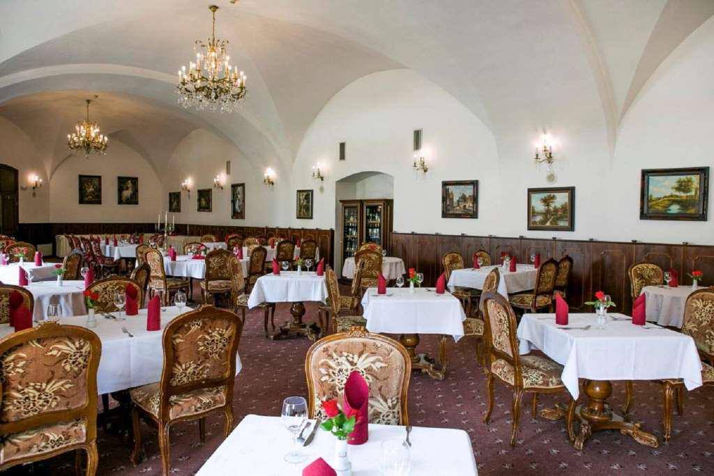 Romantic Dream Trip to Hluboka: Accommodation with Lunch and Overnight - Photo 5