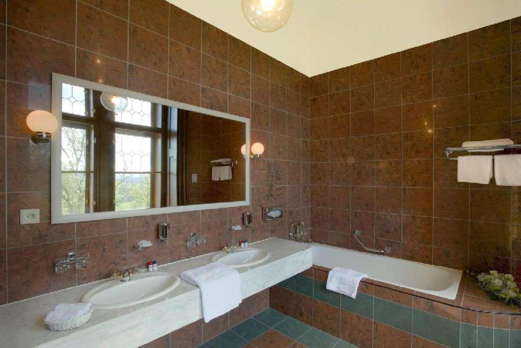 Romantic Dream Trip to Hluboka: Accommodation with Lunch and Overnight - Photo 9