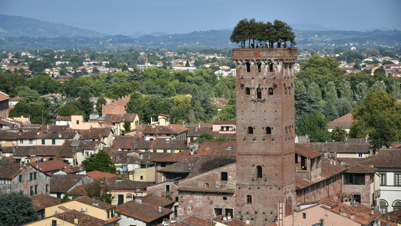 Lucca: Food and sightseeing walking tour of the medieval city - Photo 5