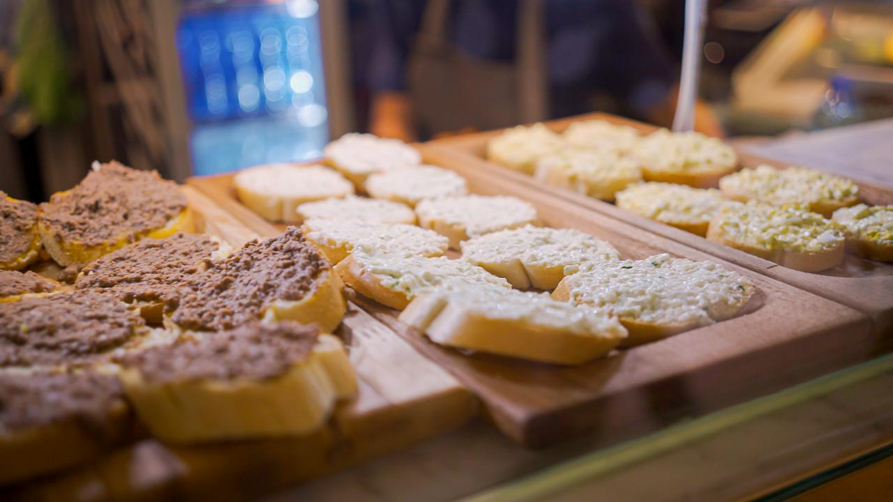 Delicious Street Food Tour in the Heart of Florence with Skip the Line AllAntico Vinaio - Photo 3