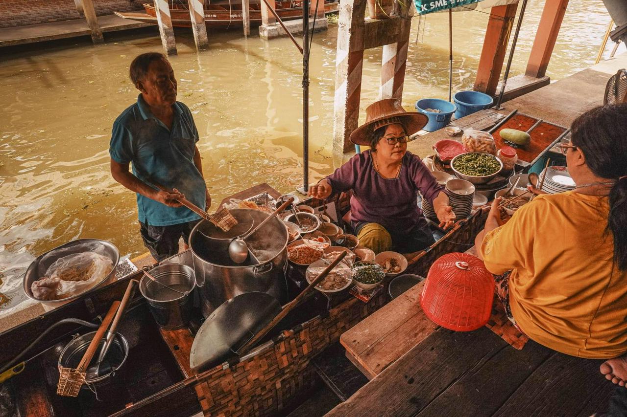 Half Day Morning Damnoen Saduak and Maeklong Train Market - Photo 4