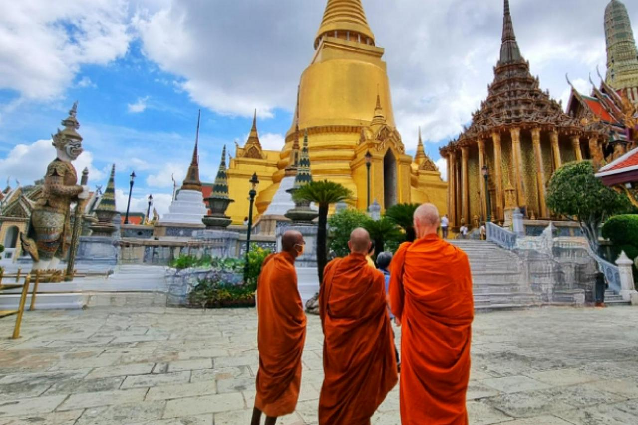 Morning Temple Walking Tour - Grand Palace, Wat Pho, Wat Arun - Photo 4