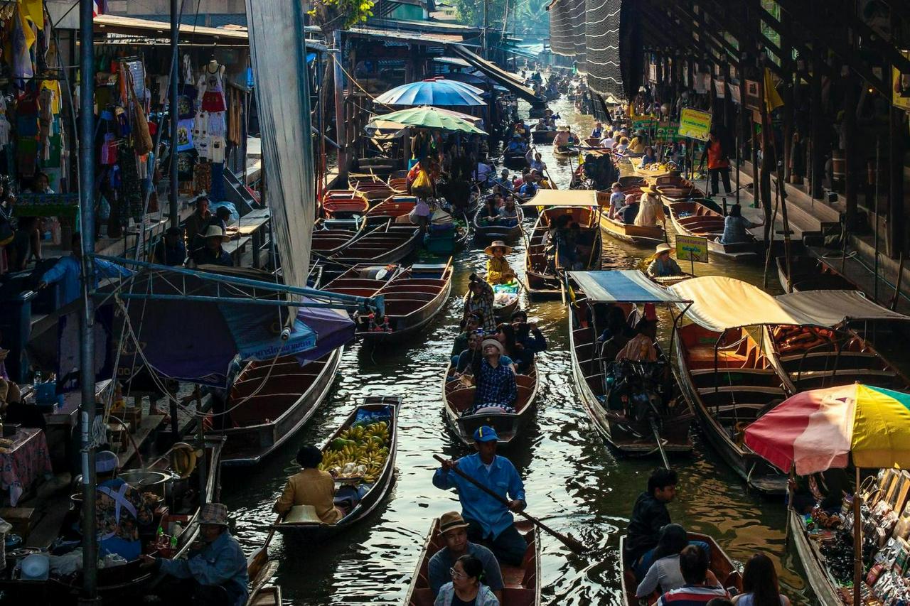 Damnoen Saduak Floating Market - Photo 4