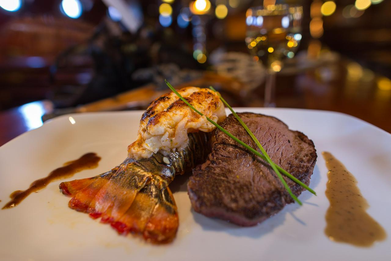 Jolly Roger - Pirate Dinner and Show - Photo 12