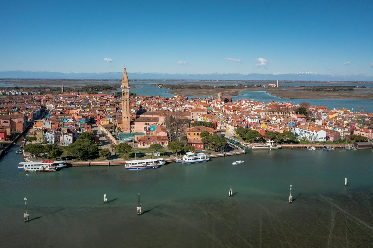 Burano and Murano with a visit to the San Marco glass factory - Photo 14
