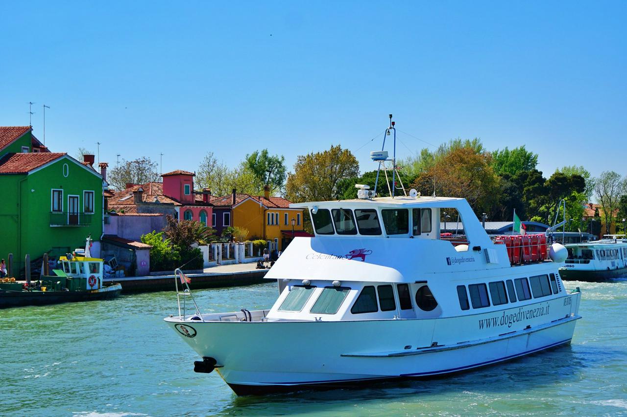 Burano and Murano with a visit to the San Marco glass factory - Photo 16
