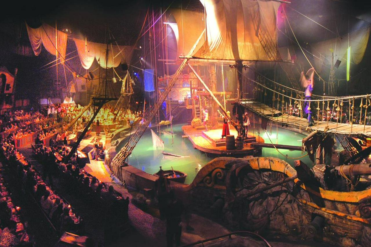 Pirates Dinner Adventure Show - Pirates Dinner Adventure Show - Photo 4