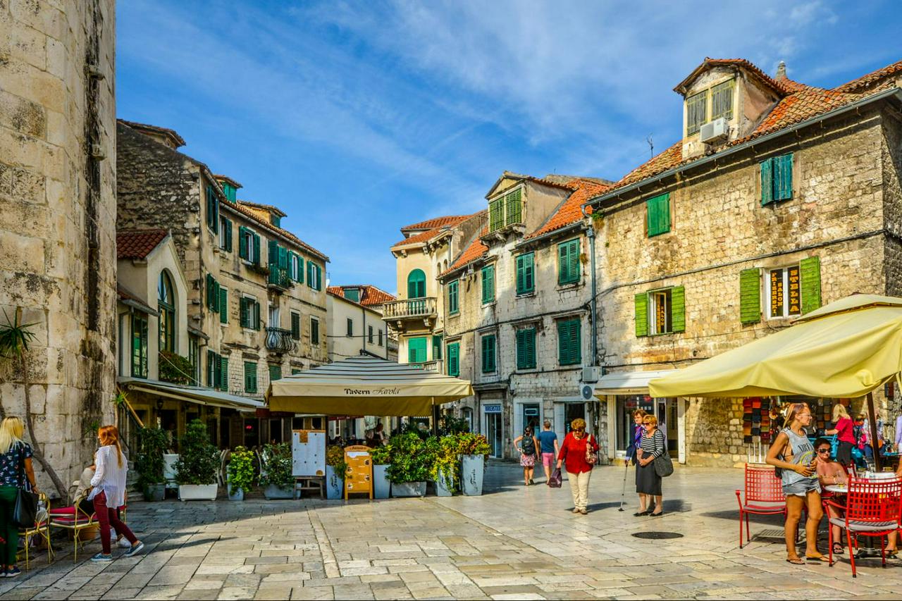 Excursão a pé para grupos pequenos à cidade velha de Split - Photo 5