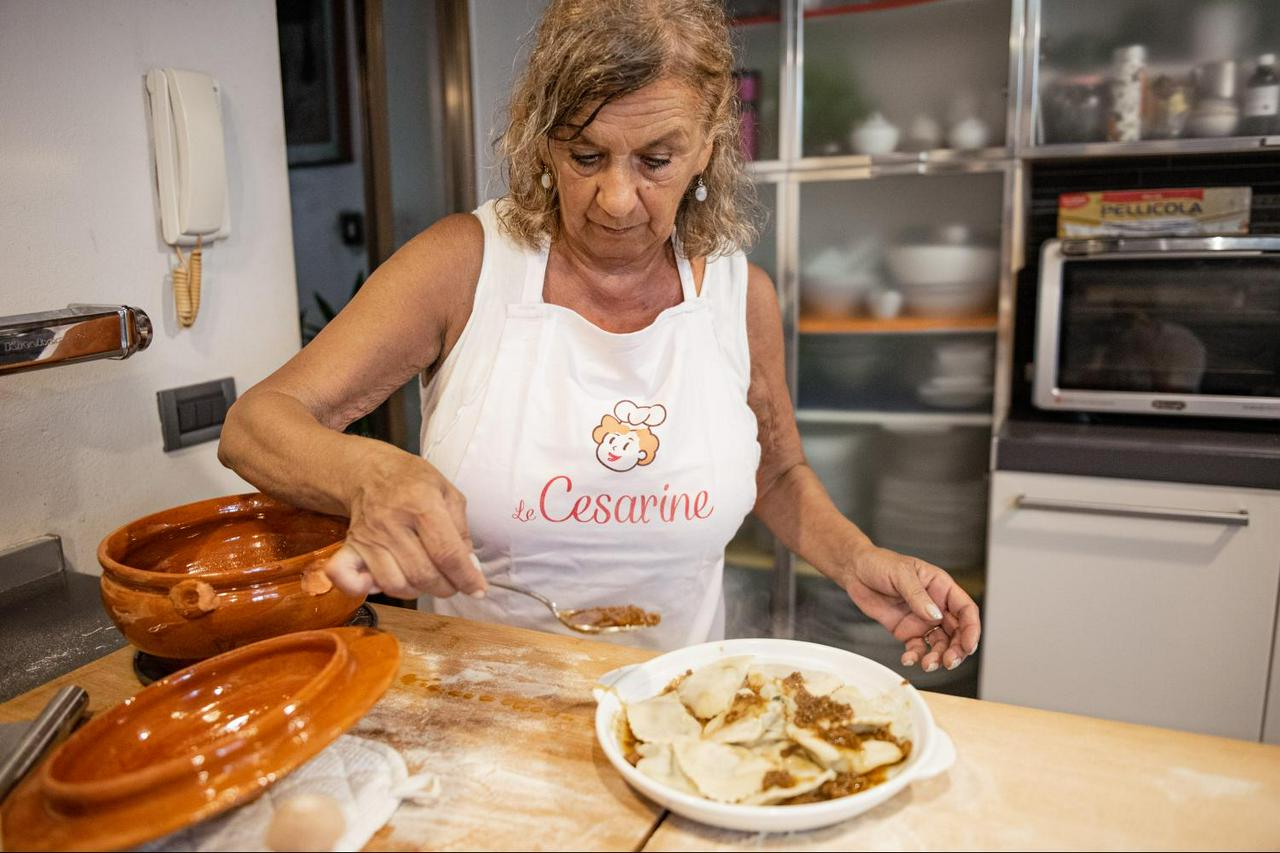 Lunch with an Italian family with cooking demonstration and wines included in Lucca - Photo 5