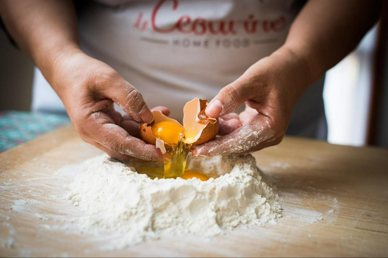 Aula de Tortellini para pequenos grupos na casa de um morador local com almoço - Photo 3