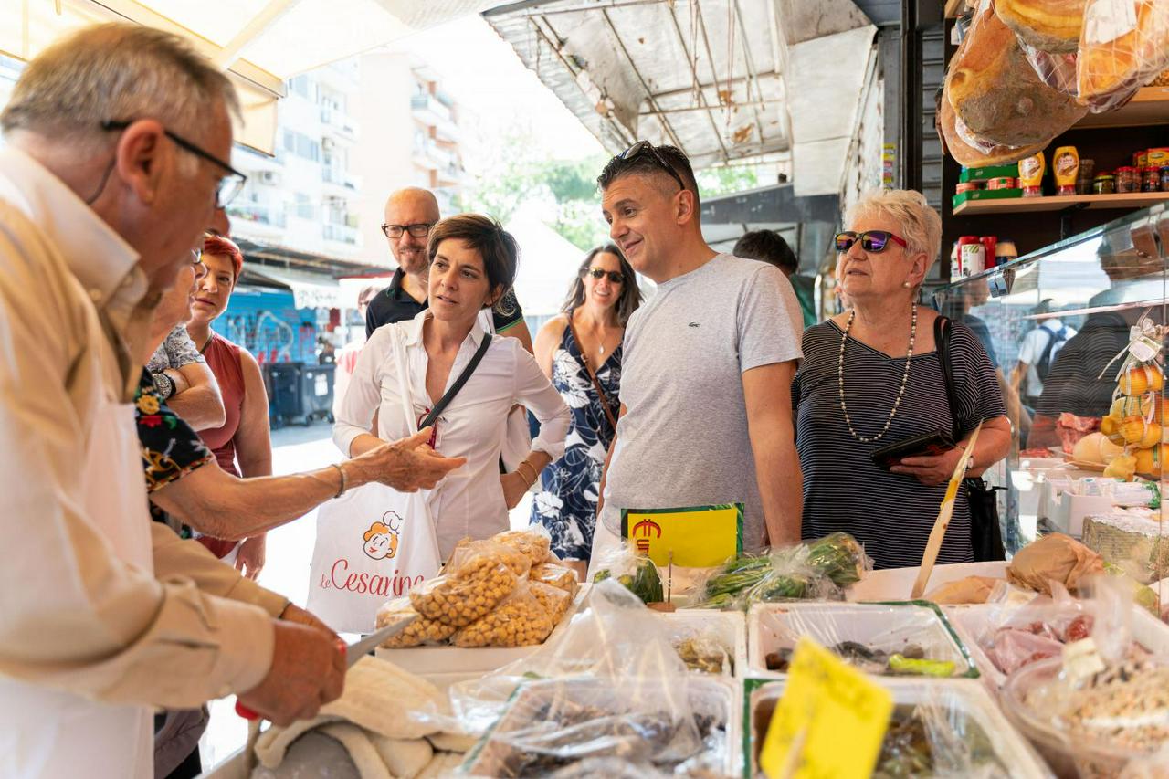 Turin Small-Group Street Food Tour with a Local Culinary Expert - Photo 3