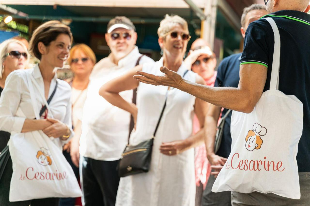Excursão gastronômica de rua para pequenos grupos em Verona com um especialista em culinária local - Photo 3