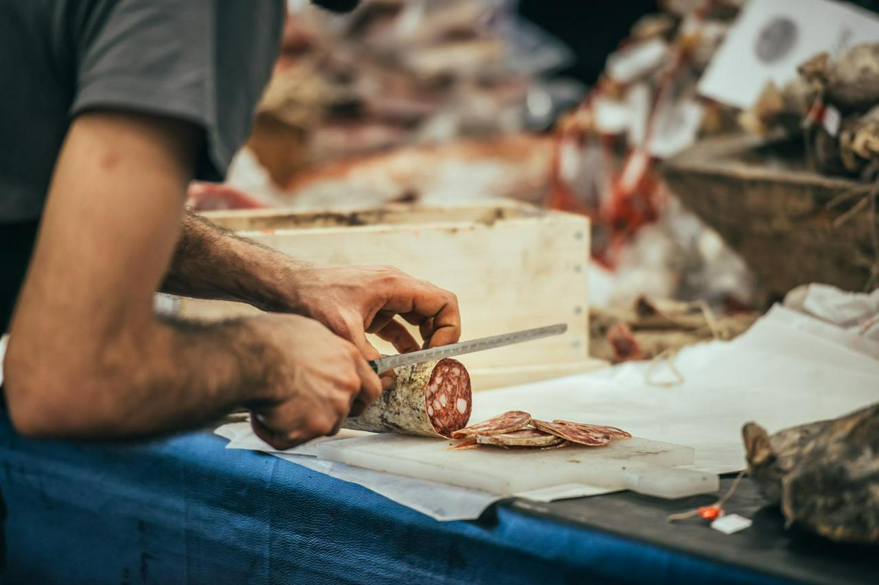 Excursão gastronômica de rua para pequenos grupos em Verona com um especialista em culinária local - Photo 8