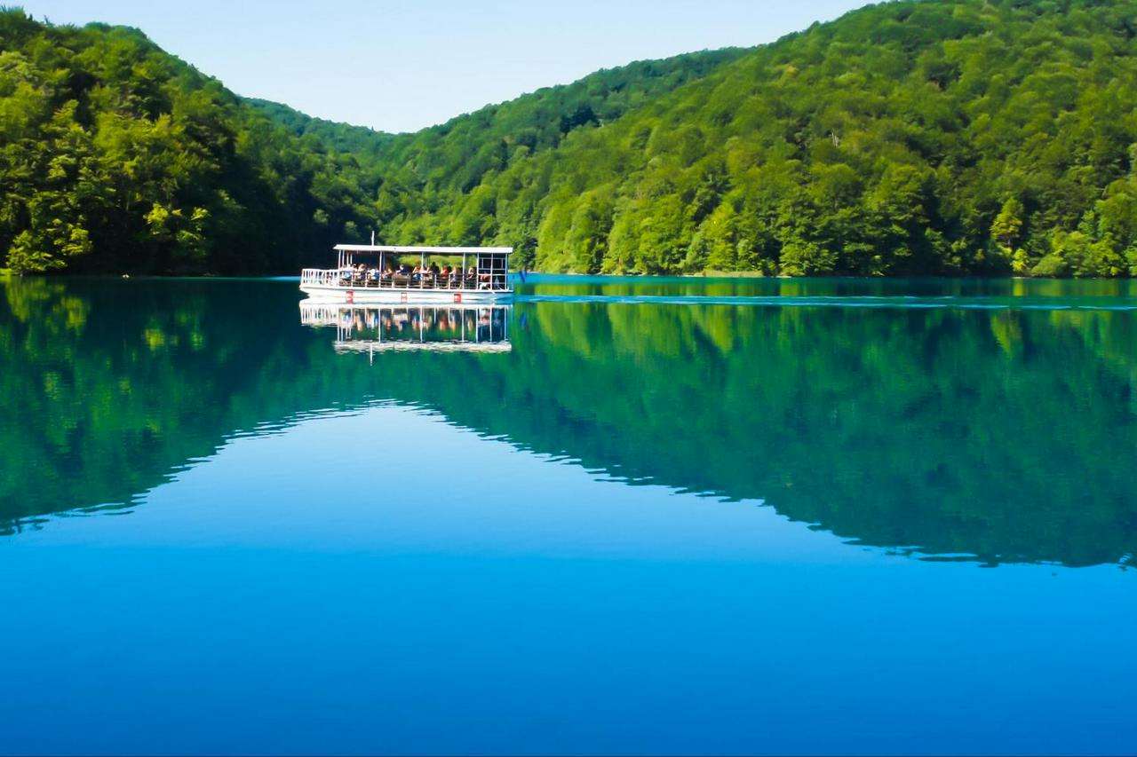Transfer de grupo de Split para Zagreb com parada nos Lagos Plitvice com ingresso incluído - Photo 2