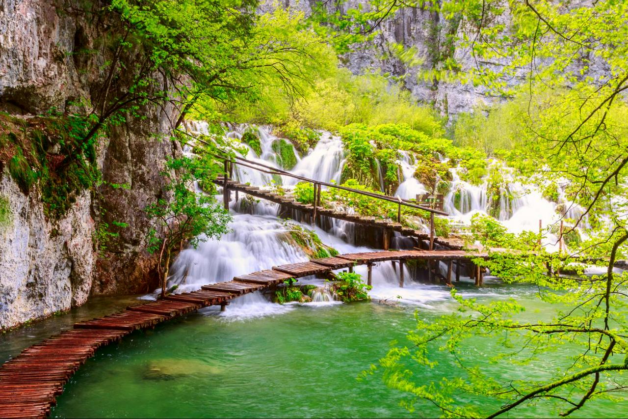 Transfer de grupo de Split para Zagreb com parada nos Lagos Plitvice com ingresso incluído - Photo 6
