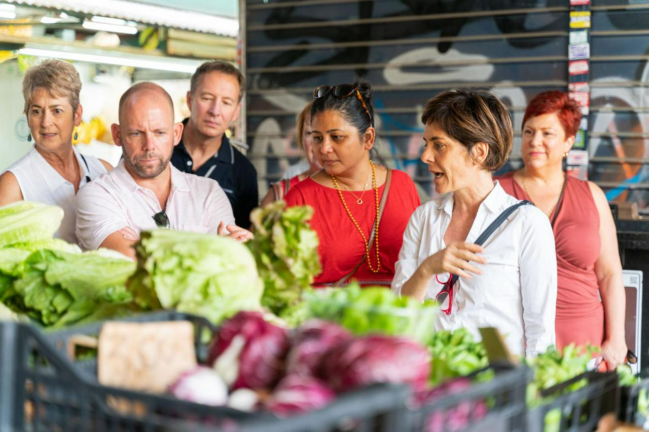 Visita ao mercado local e aula particular de culinária com almoço na casa de um morador local em Lecce - Photo 8