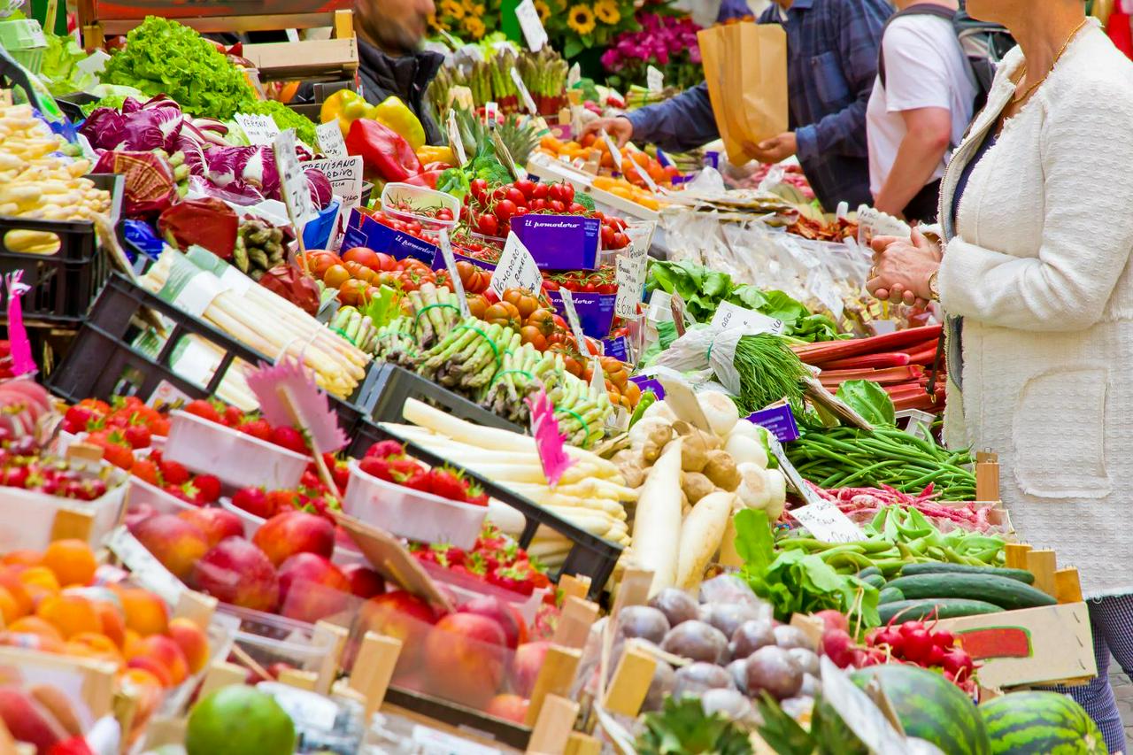 Visita ao mercado local e aula particular de culinária com almoço na casa de um morador local em Verona - Photo 2