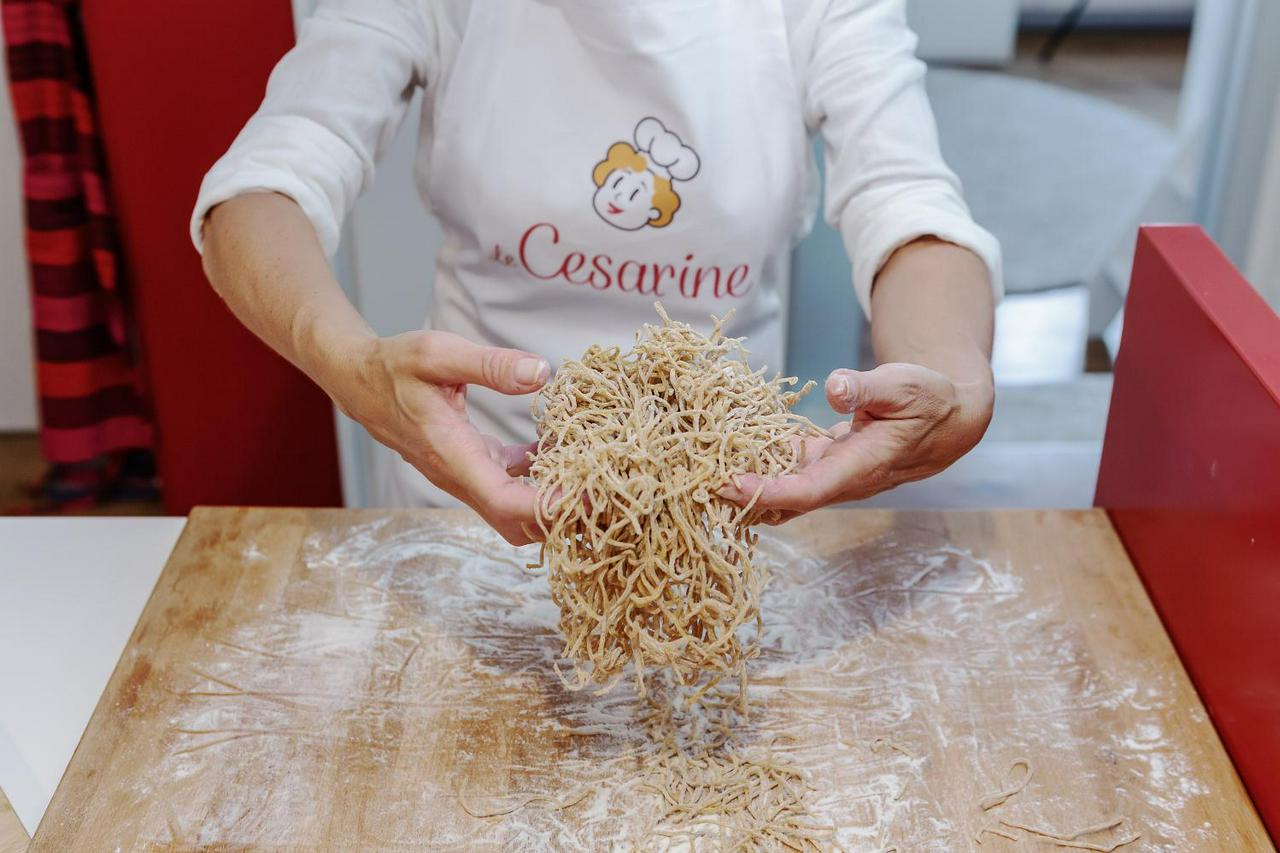 Visita ao mercado local e aula particular de culinária com almoço na casa de um morador local em Verona - Photo 5