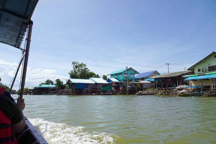 Wat Bang Kung Temple and Mangrove Boat Tour from Bangkok - Photo 6