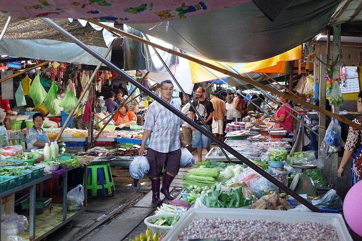 Damnoen Saduak Floating Markets and Maeklong Railway Small Group Tour - Photo 9